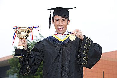 《合金装备崛起：复仇》10周年贺图公布 明天举办纪念活动